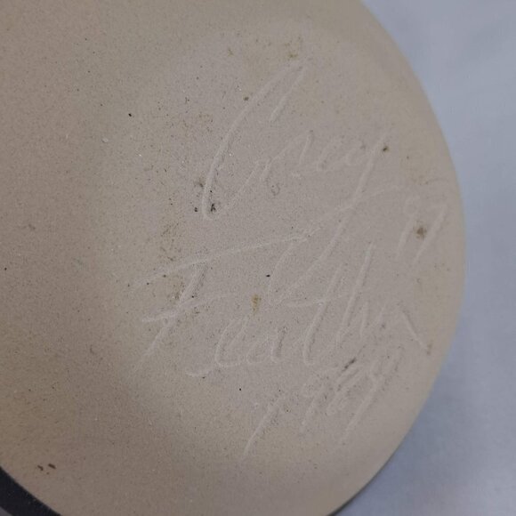 Native American Clay Pottery Vase and Footed Bowl Signed By Gray Feather Vintage - Picture 8 of 10